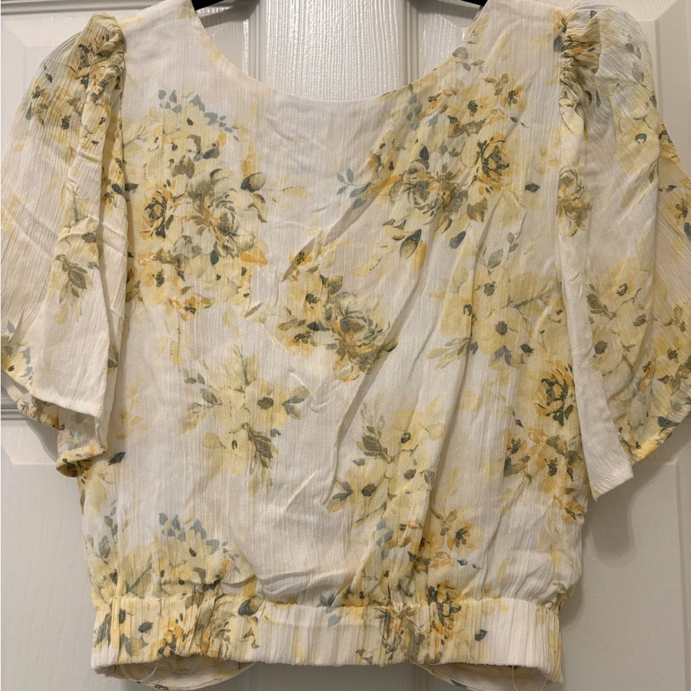 Abercrombie & Fitch Knot Front Flutter Sleeve Top - Picture 6 of 7